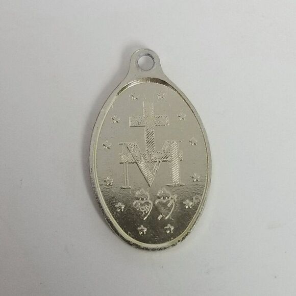 Vintage Virgin Mother Mary Oval Pendant Charm, Gold Tone Estate 1 Inch - Picture 5 of 7